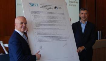 图片:Christophe Nadjovski - ECF主席(右)和Tony Grimaldi - CIE创始主席(左)