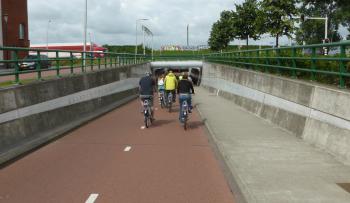 奈梅亨北部的艾森豪威尔隧道，是RijnWaalpad循环公路的一部分
