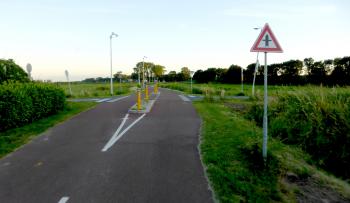 连接阿纳姆和奈梅亨的RijnWaalpad自行车公路